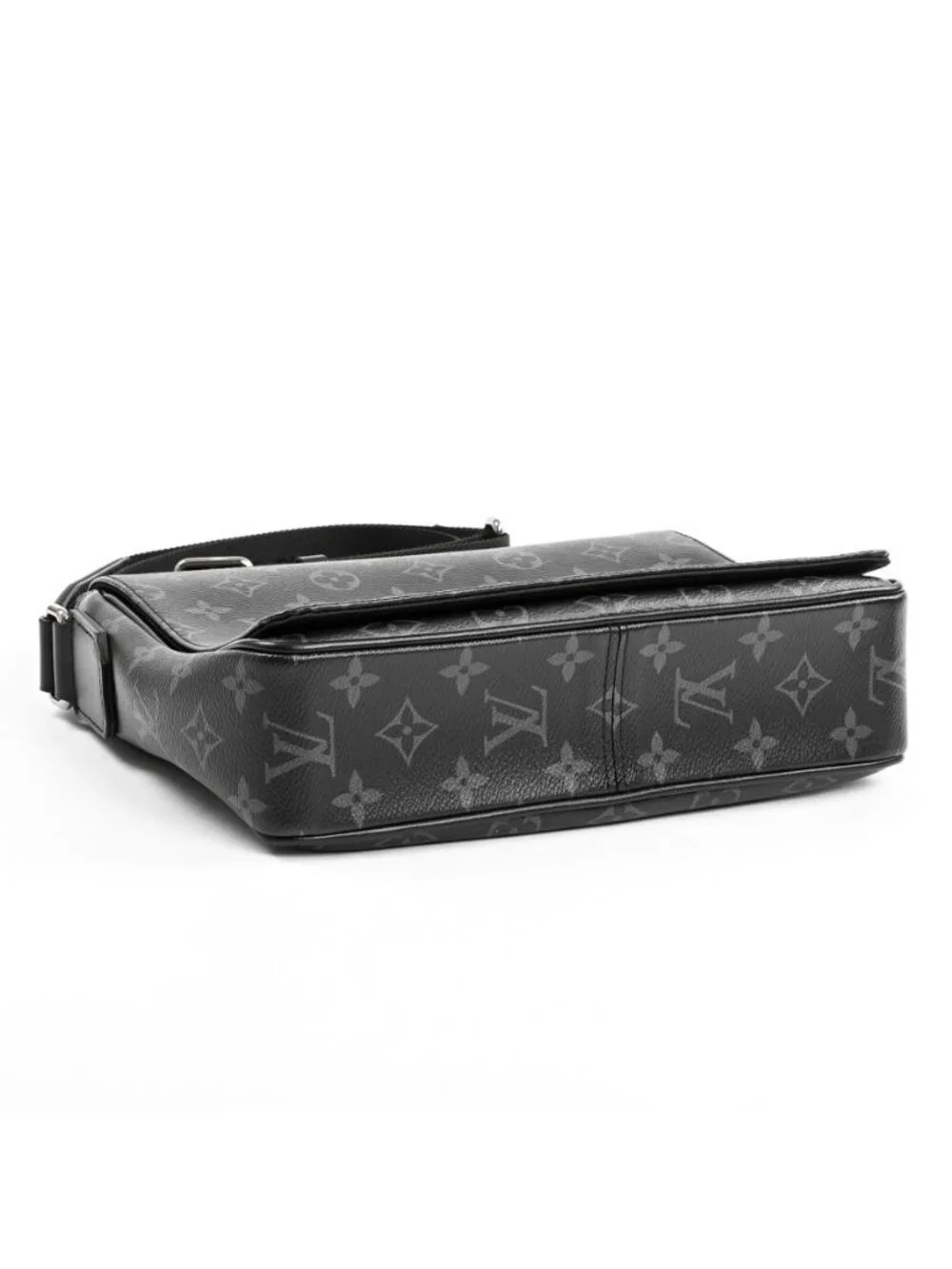 Louis Vuitton Shoulder Bag District